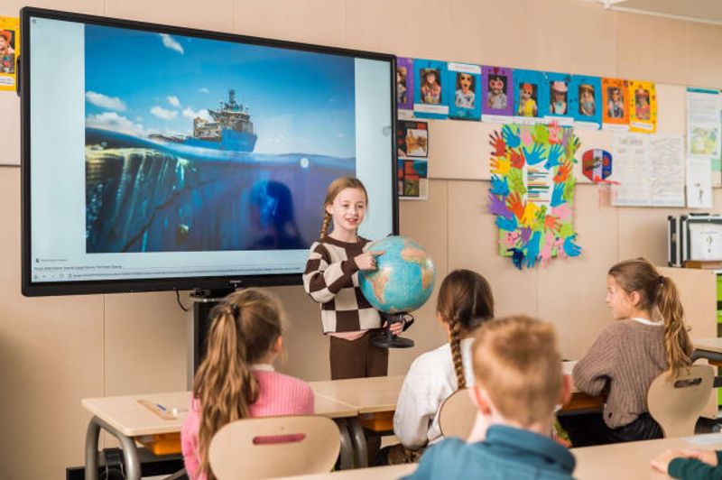 Interaktiv skjerm CTOUCH Riva R2 55